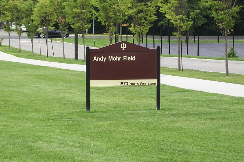 wayfinding directional post and panel sign